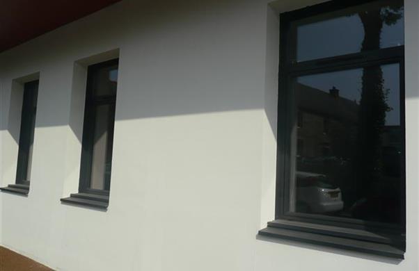 Maison de l'Emploi et de la Formation Professionnelle du Centre Bretagne, Aluminium laqué Noir Volcan. - MGP ALU