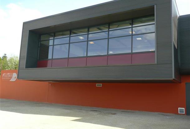 Aluminium laqué Noir Volcan, Piscine à REGUINY PONTIVY Communauté.Jean Yves PHILIPPE et cabinet ARCOS Architectes  - MGP ALU