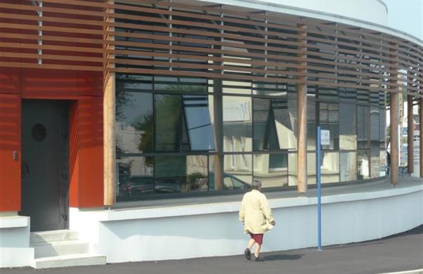 Maison de l'emploi et de la formation professionelle du centre bretagne .Aluminium laqué noir volcan - MGP ALU