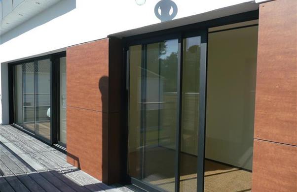 maison d'habitation au coeur de la Bretagne. Aluminium laqué Noir Bazalt - MGP ALU